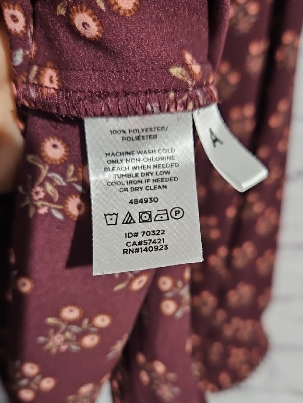 LOFT Maroon Floral Button-Down Blouse - like new - Picture 7 of 8